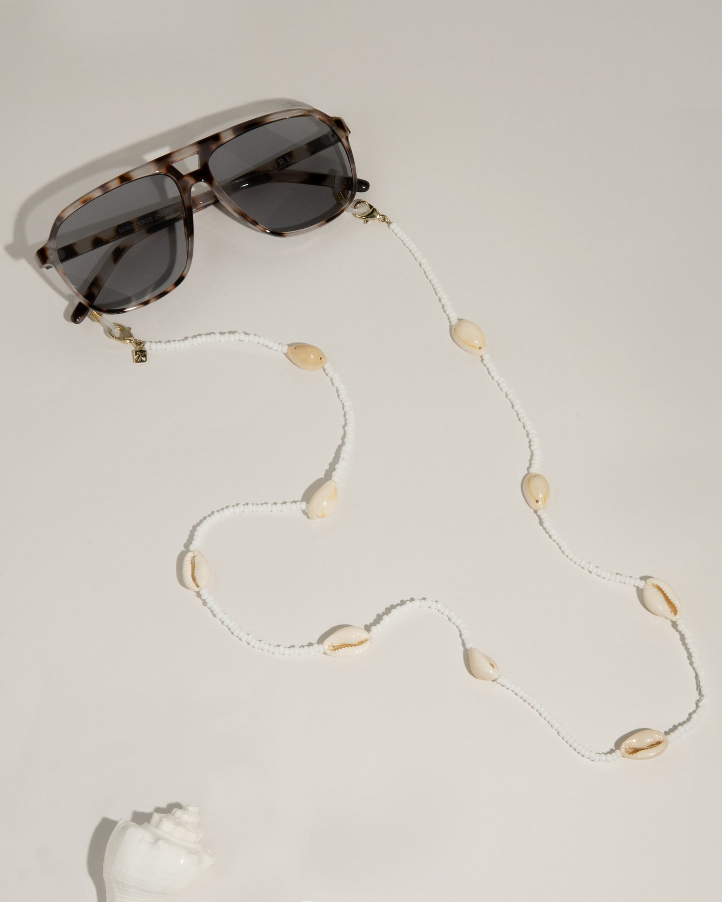 Shell Glasses Chain