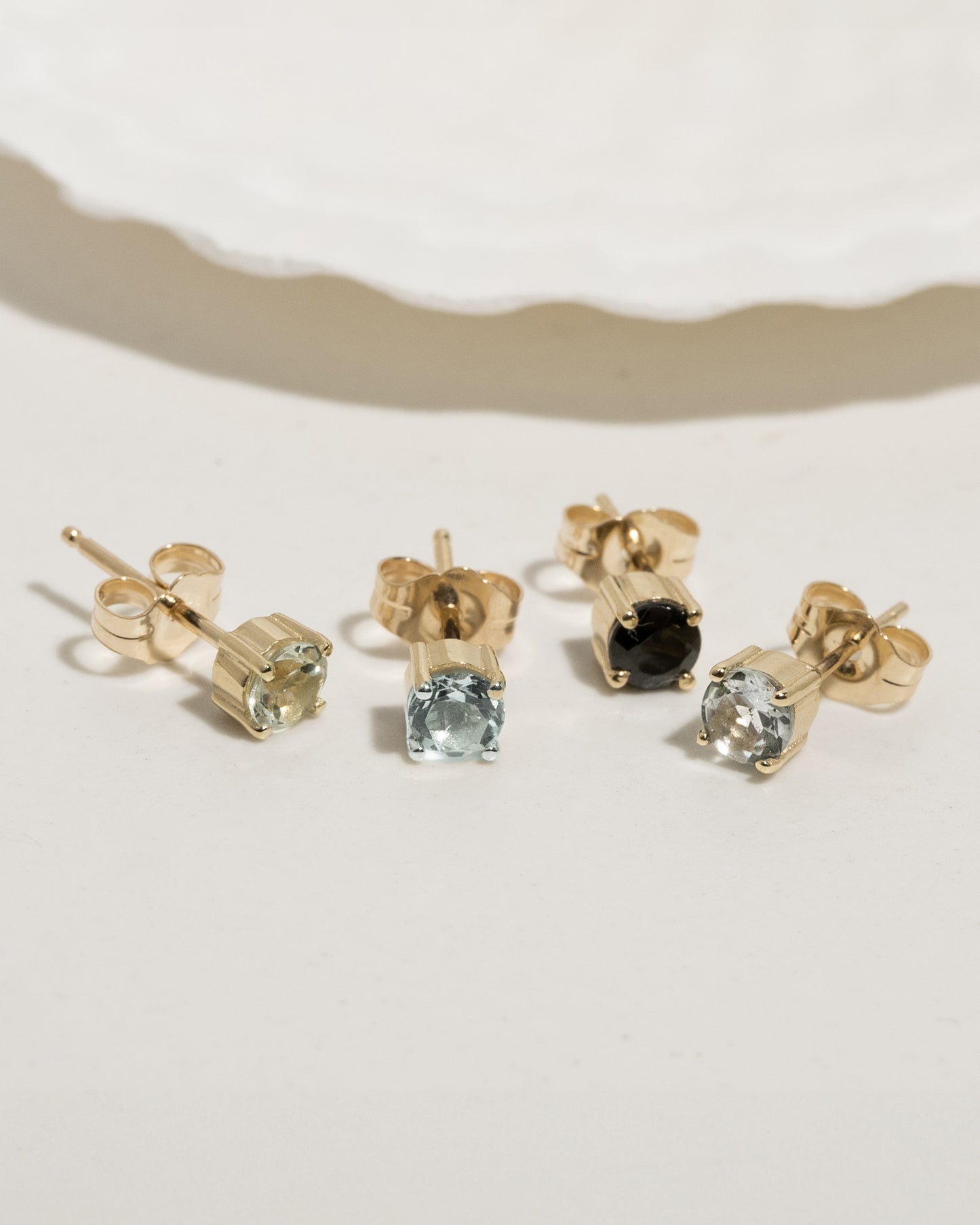 Round Studs