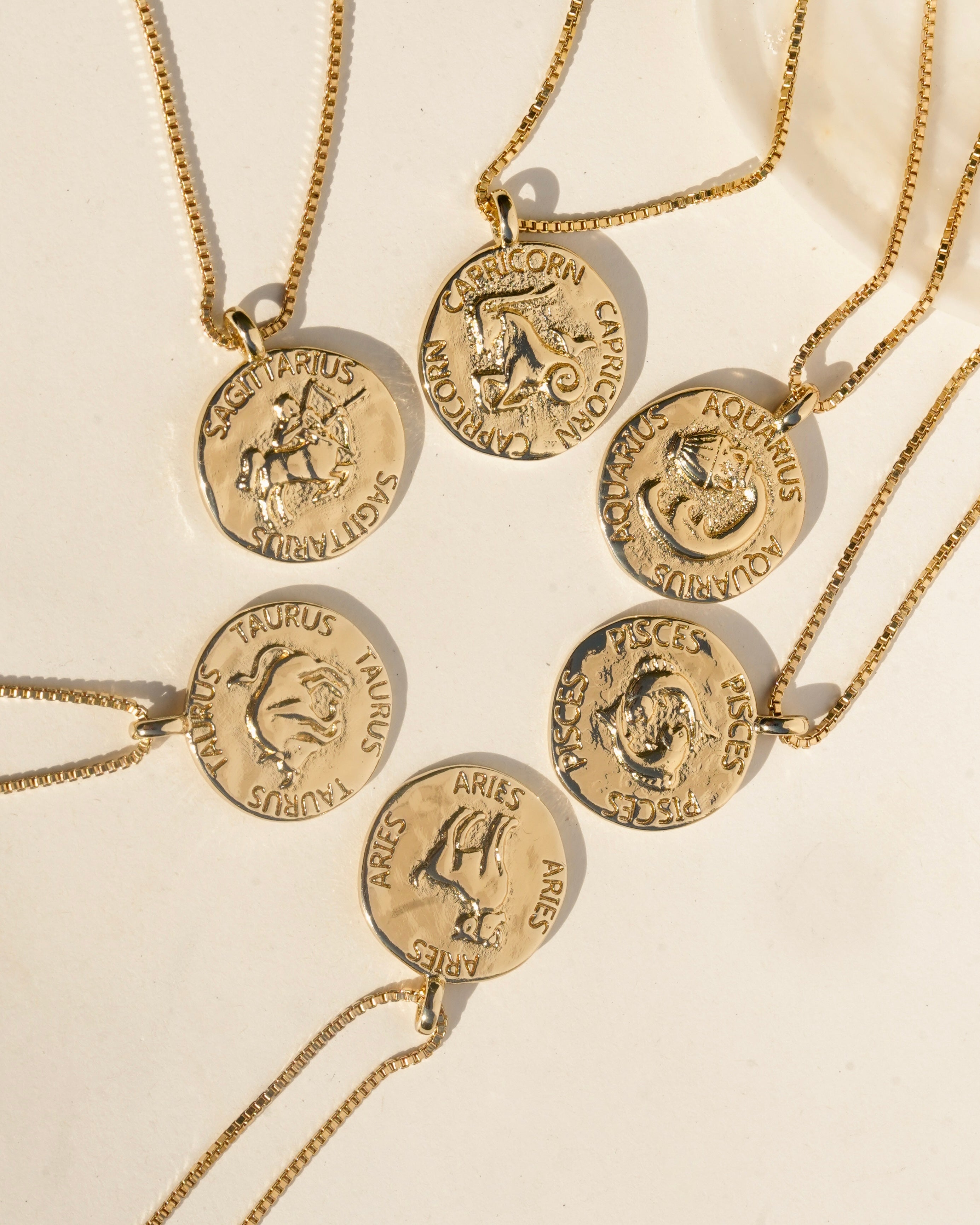 Solid Gold Coin Necklace, Gold Coin Pendant Necklace, Antique Necklace,  British Coin Gold Necklace, 14k Gold Necklace -  Denmark