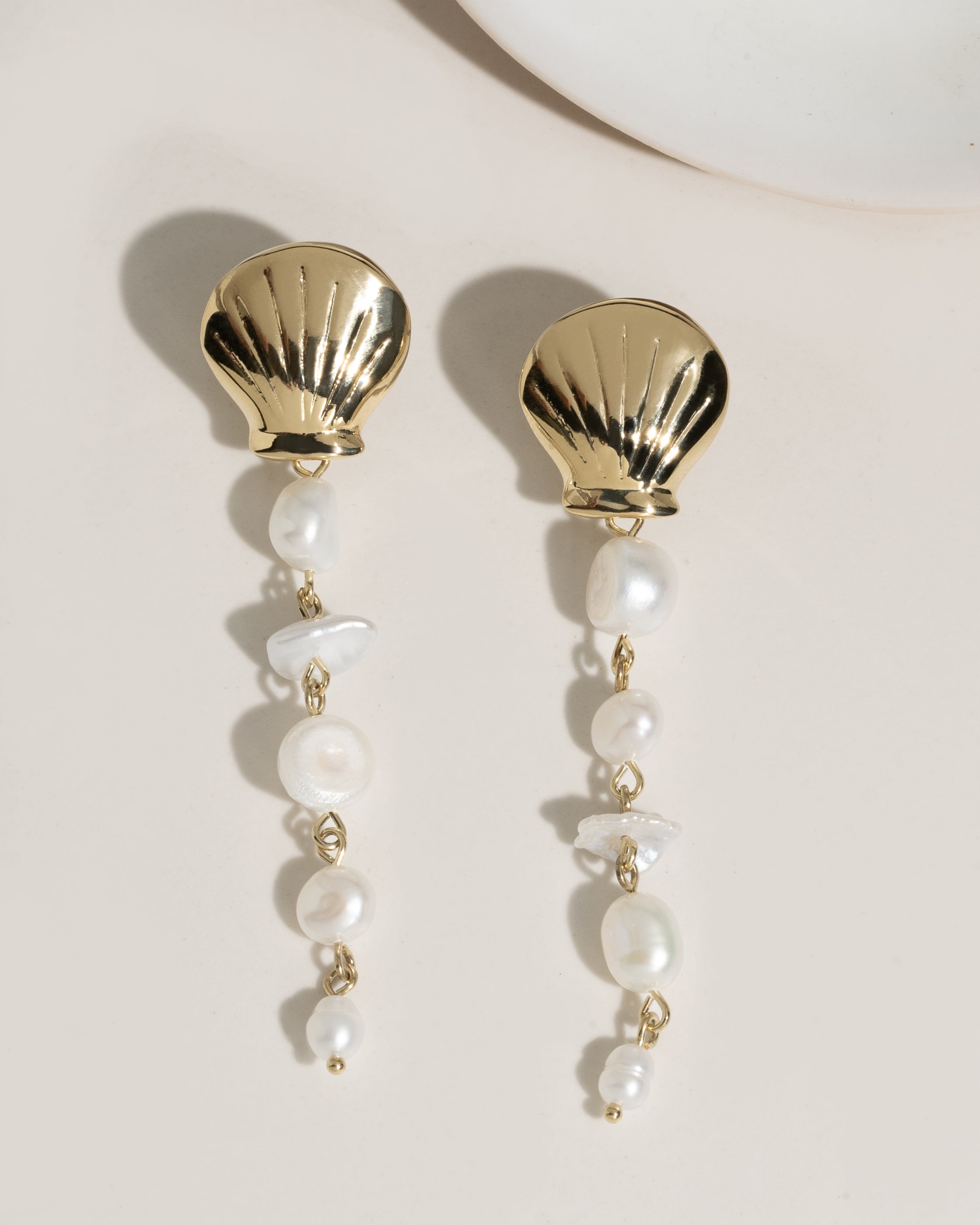 Shell Pearl Earrings