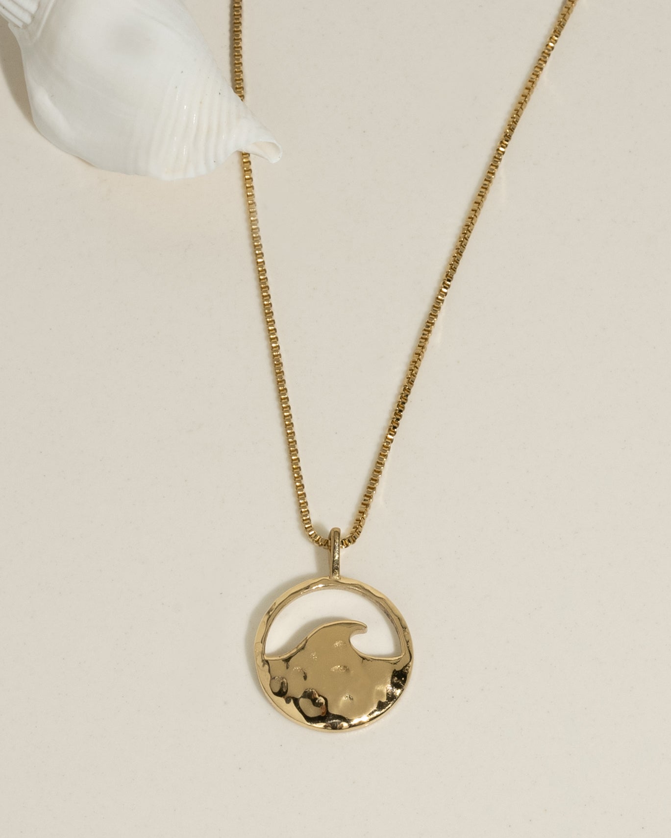 Yin Little Wave Necklace