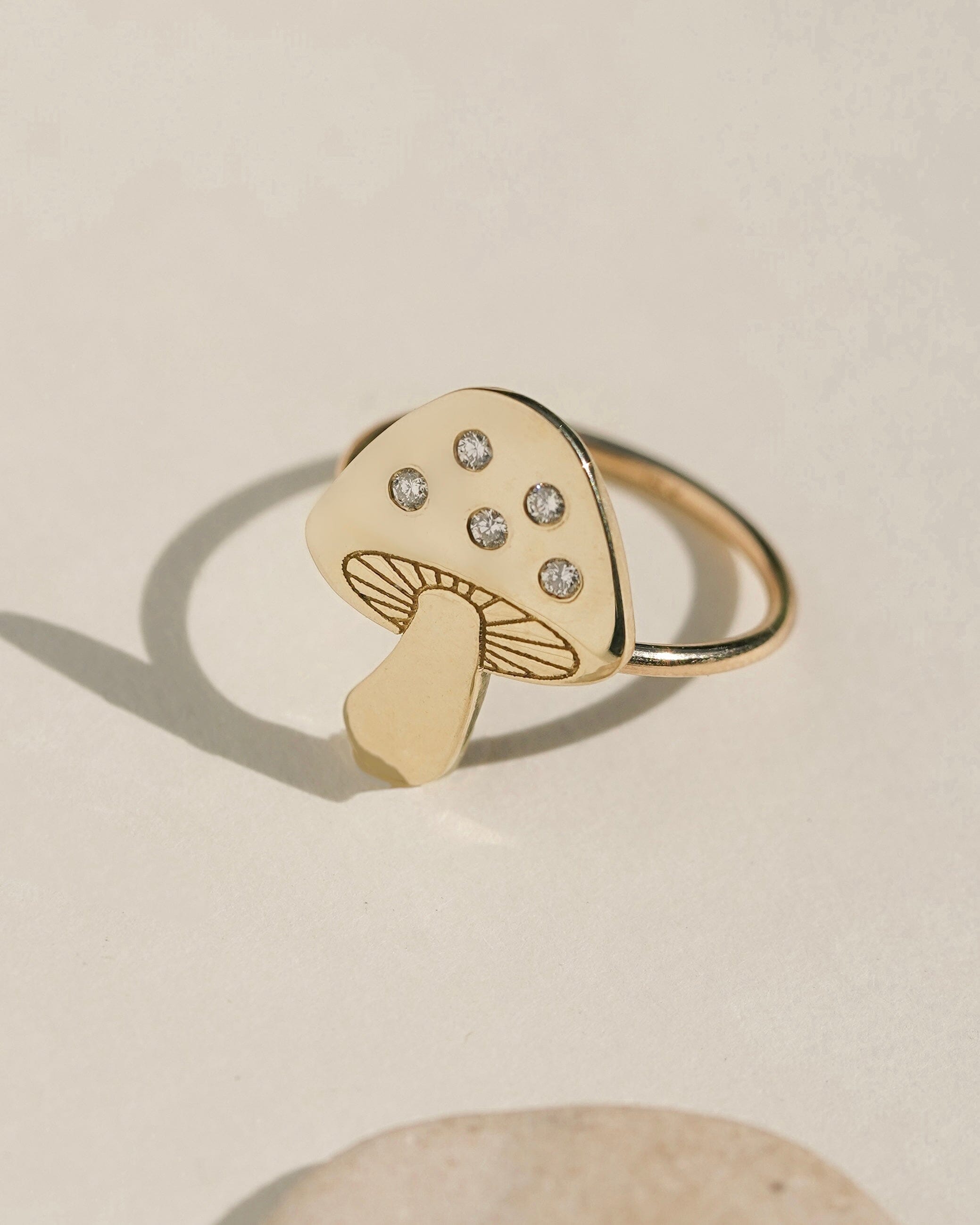 Chain mushroom outlet ring